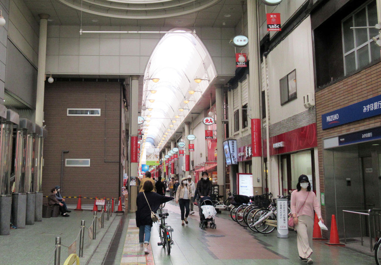 3度目の緊急事態宣言が発令された大阪の天神橋筋商店街（撮影・星名希実）