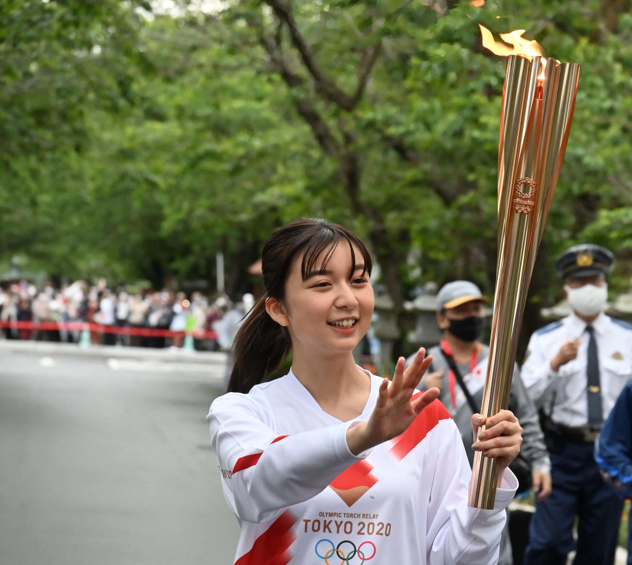 聖火ランナーを務めた女優の上白石萌歌（代表撮影）