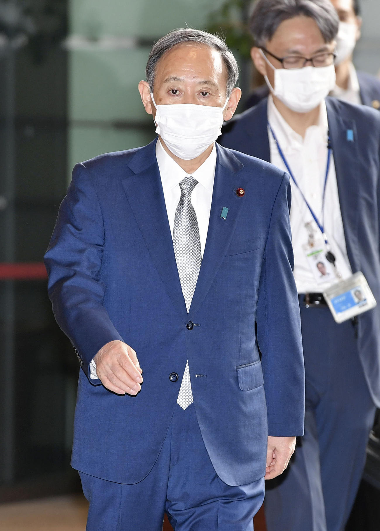 首相官邸に入る菅首相（共同）