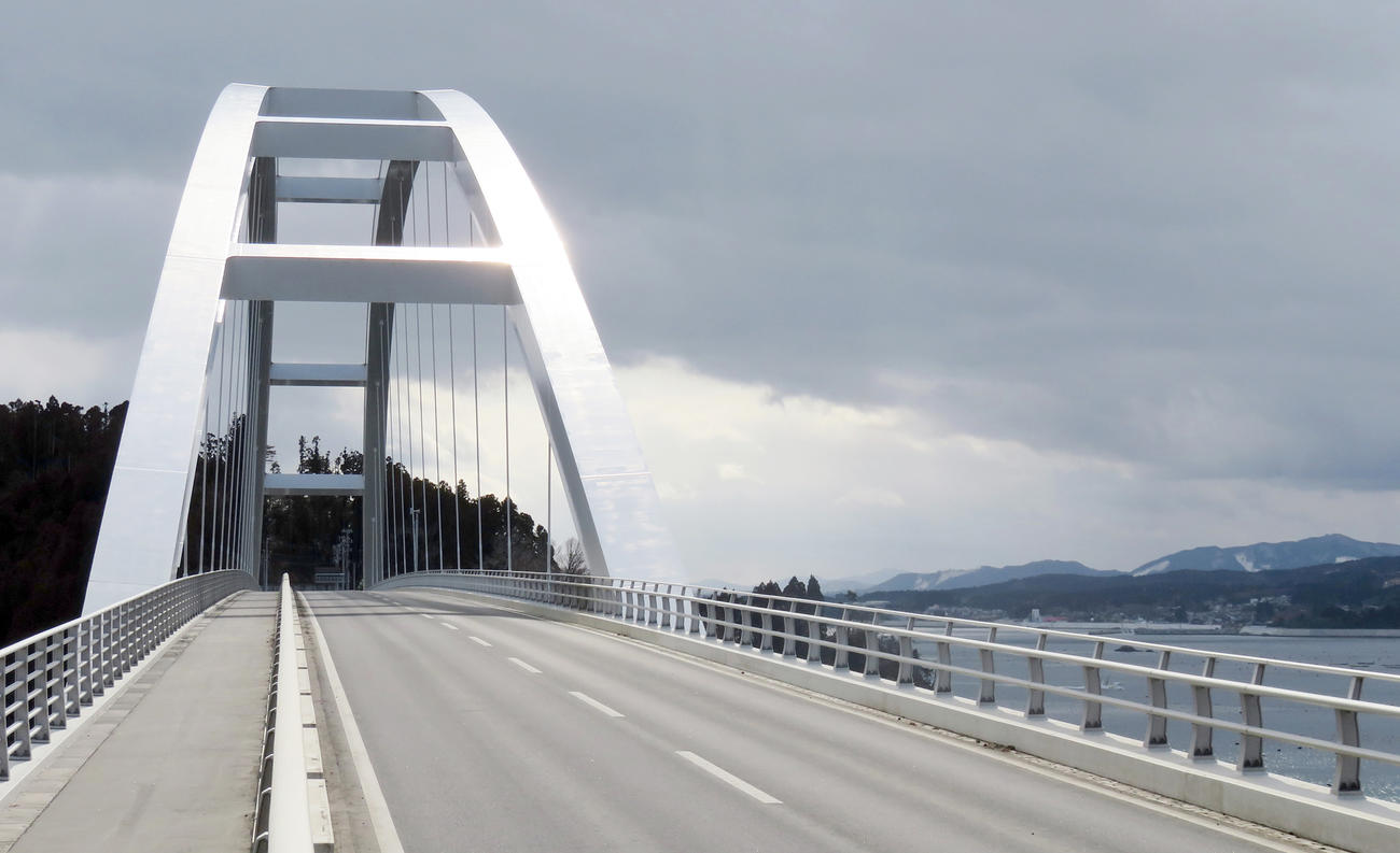 アーチ橋では東日本最大の気仙沼大島大橋（撮影・鎌田直秀）