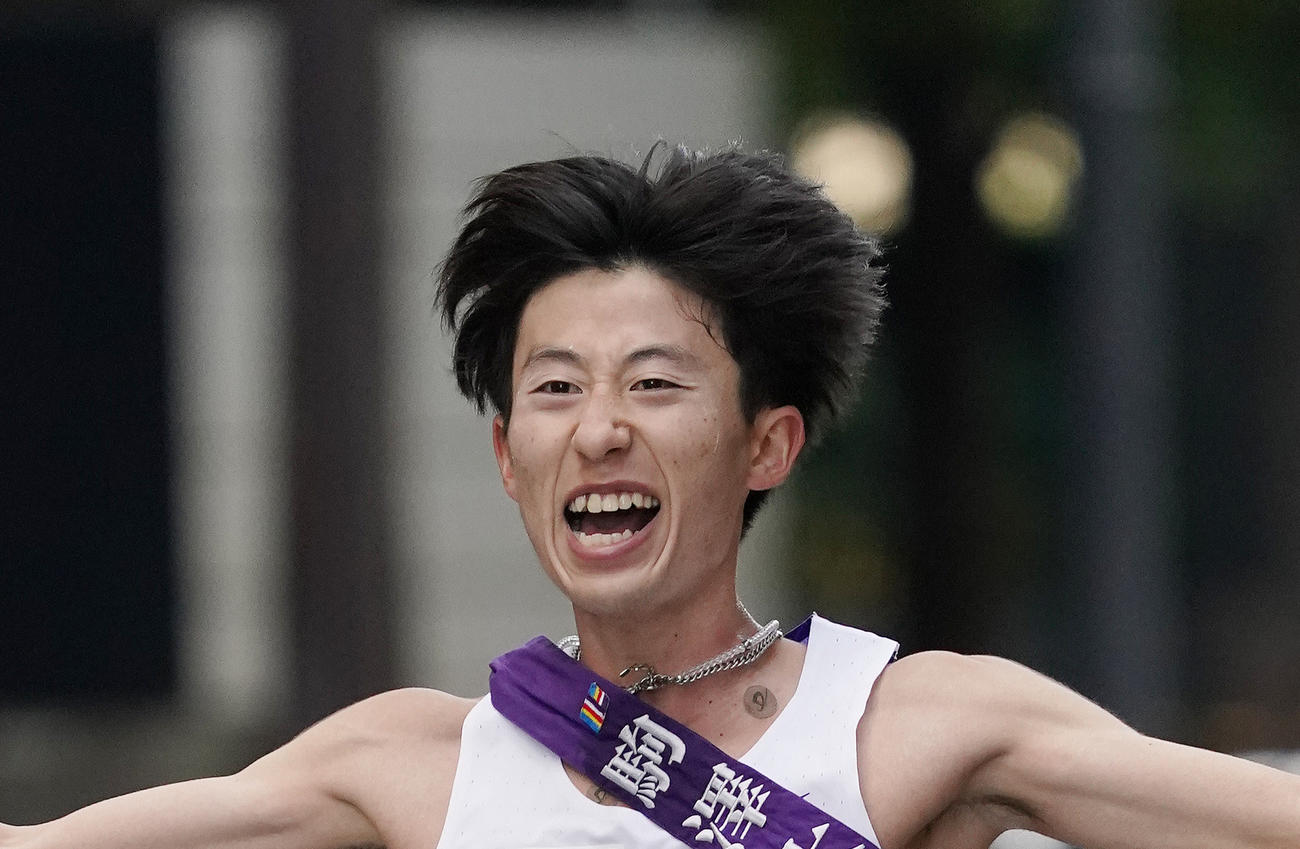 箱根駅伝で優勝した石川拓慎容疑者（21年1月3日）