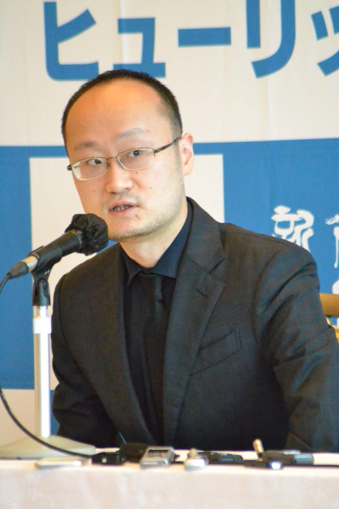 自身初の4冠を目指して藤井棋聖に挑む渡辺明名人（棋王・王将）