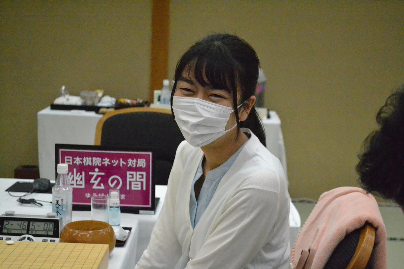 加藤千笑二段を下して挑戦者決定戦に進出した上野愛咲美女流棋聖