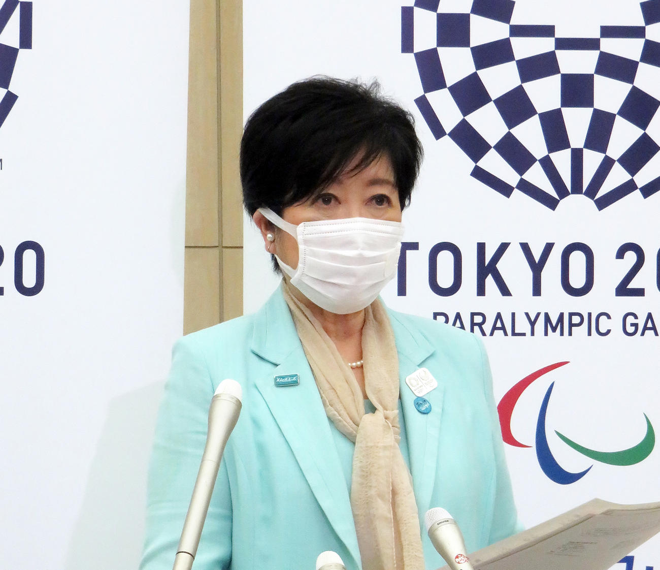 21日、5者協議後に会見した小池百合子都知事
