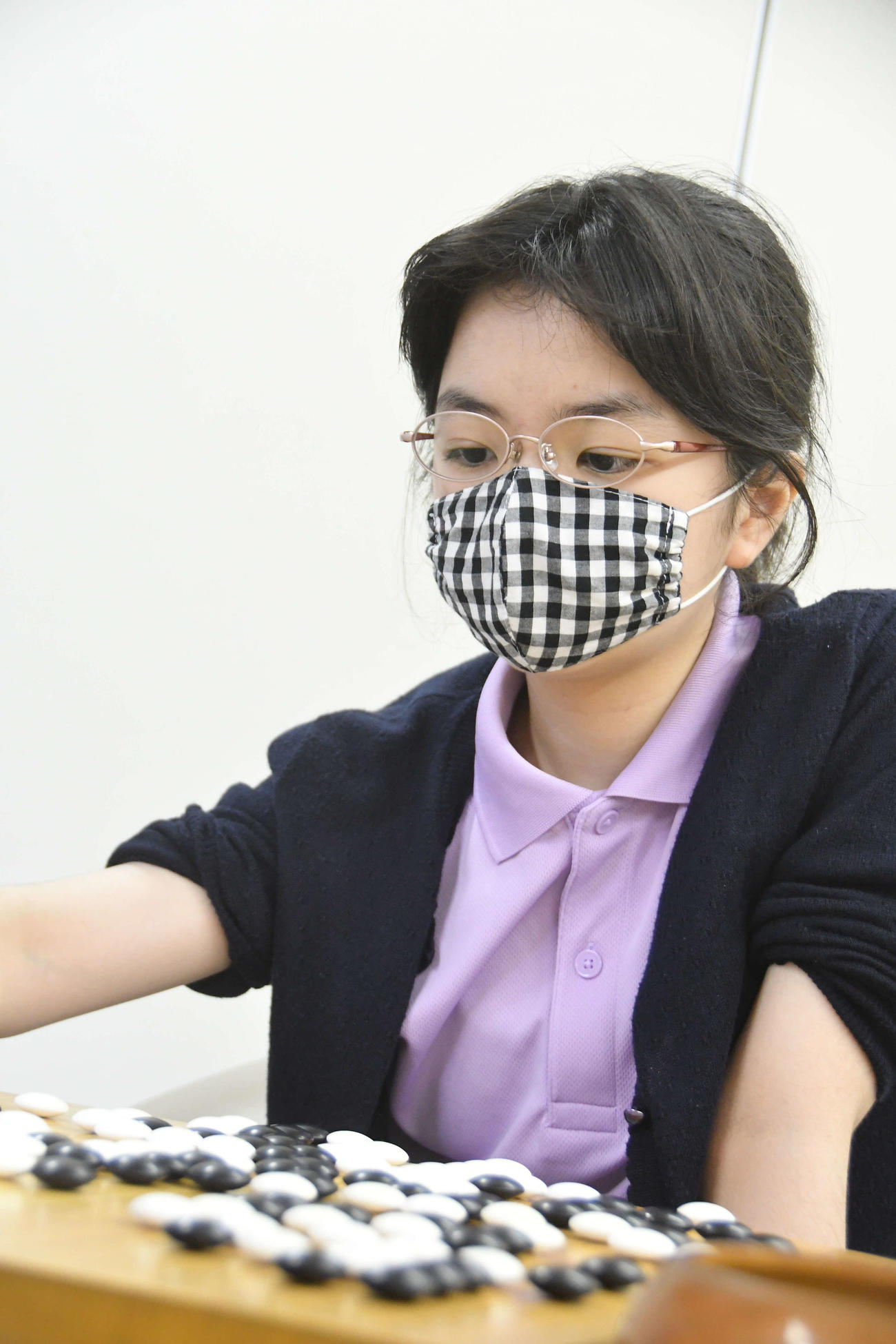 上野梨紗初段を下して扇興杯本戦初勝利を挙げた仲邑菫二段（日本棋院提供）