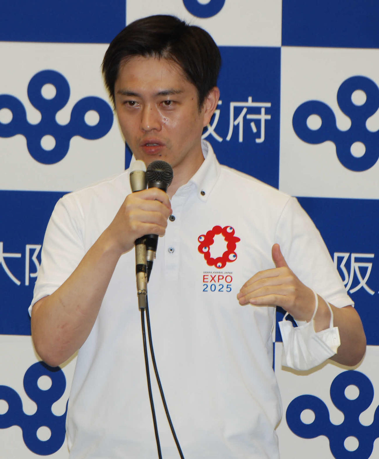 会見する吉村洋文知事（撮影・松浦隆司）