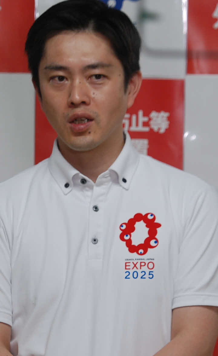 取材に応じる大阪府の吉村洋文知事（撮影・松浦隆司）
