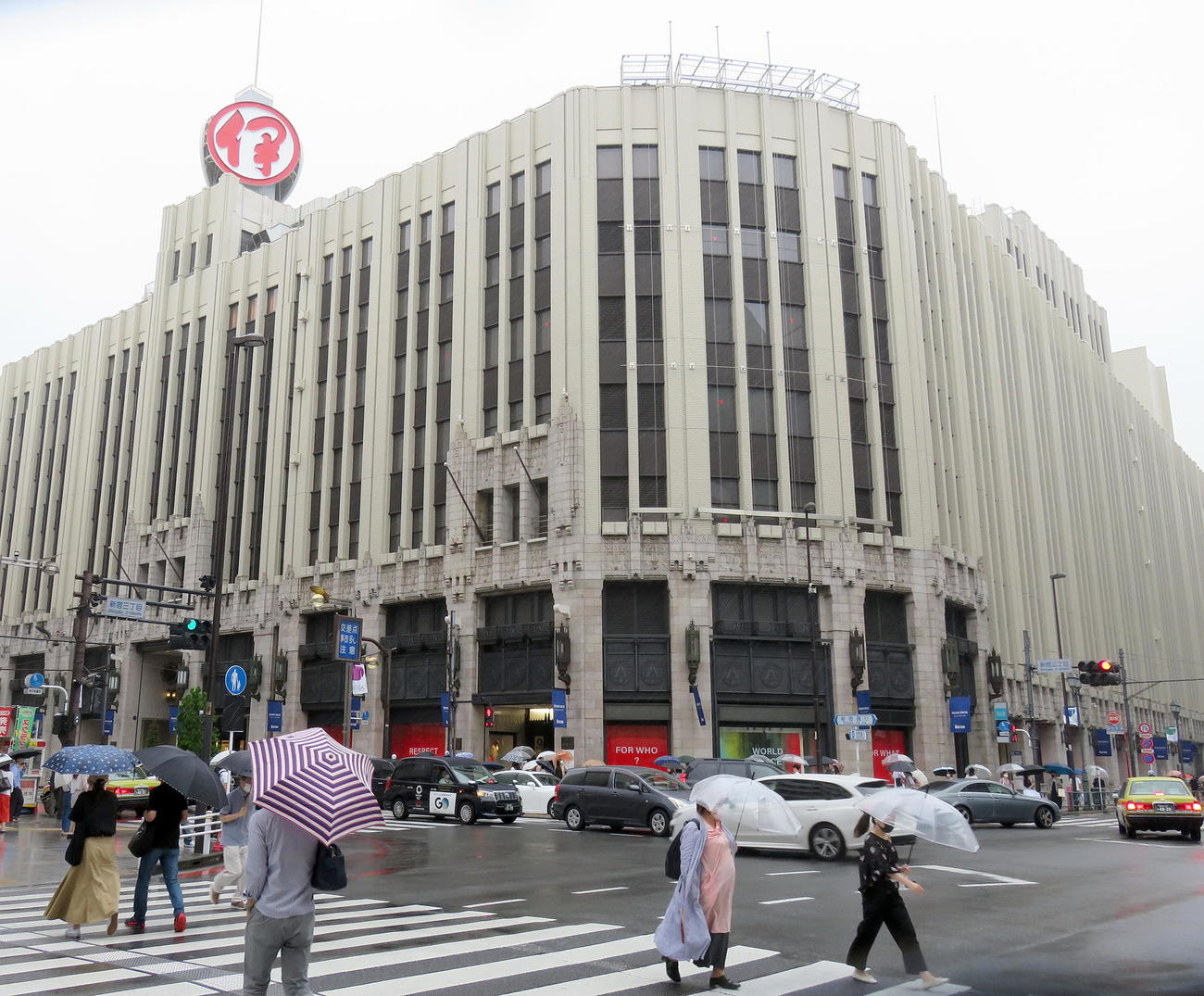 コロナ防止対策をさらに強化した伊勢丹新宿店（撮影・鎌田直秀）