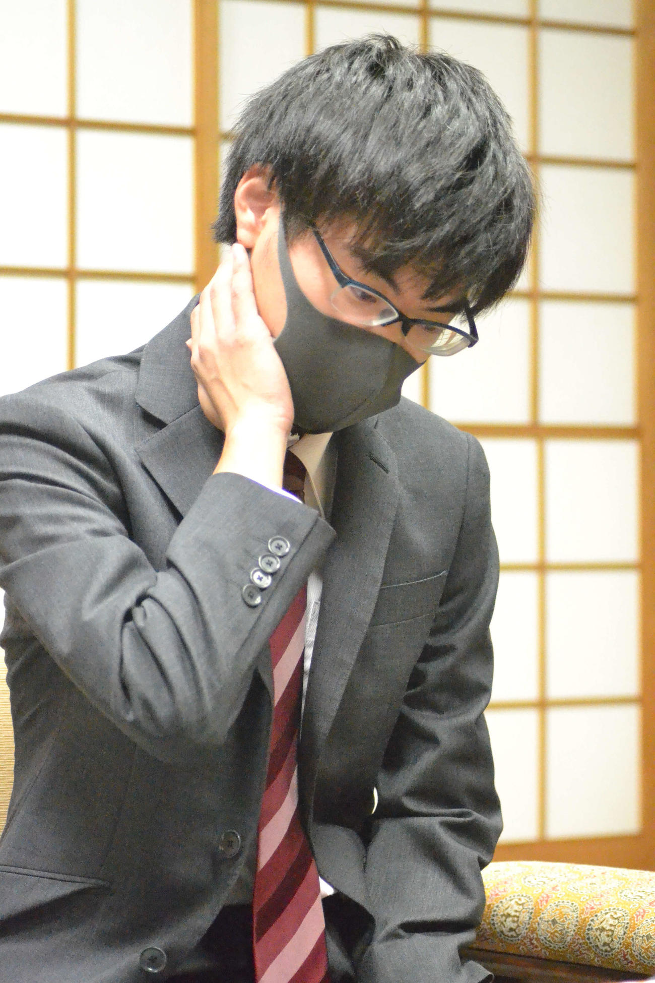 芝野虎丸王座に白番中押し勝ちして初の挑戦権獲得を果たした関航太郎四段