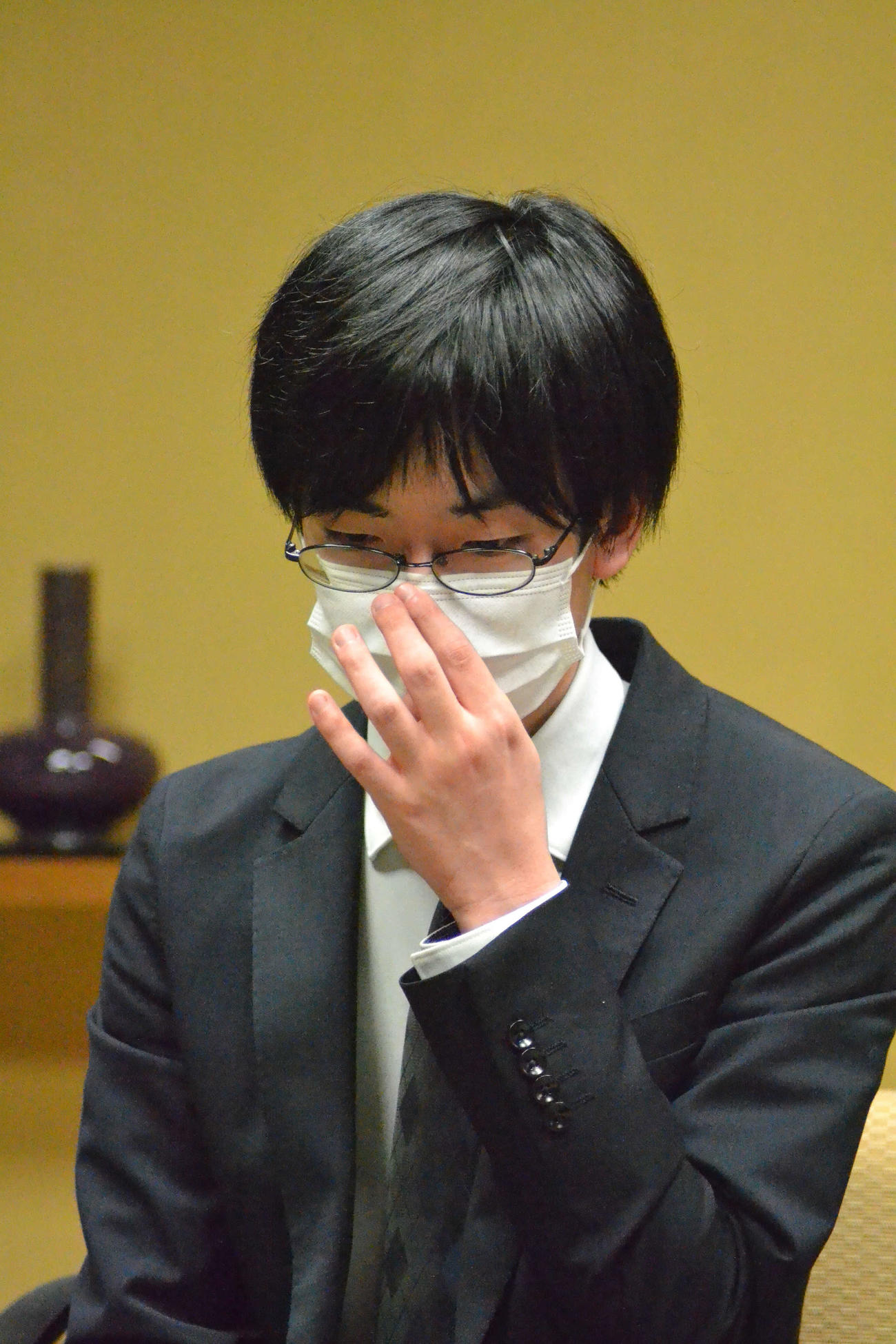 関航太郎四段に敗れた芝野虎丸王座