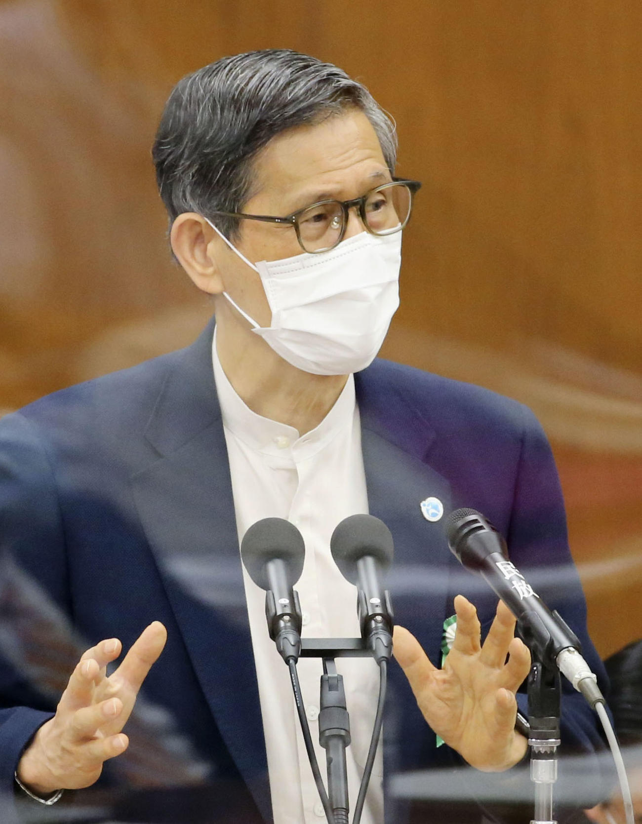 衆院厚労委の閉会中審査で、答弁する新型コロナウイルス感染症対策分科会の尾身茂会長（共同）