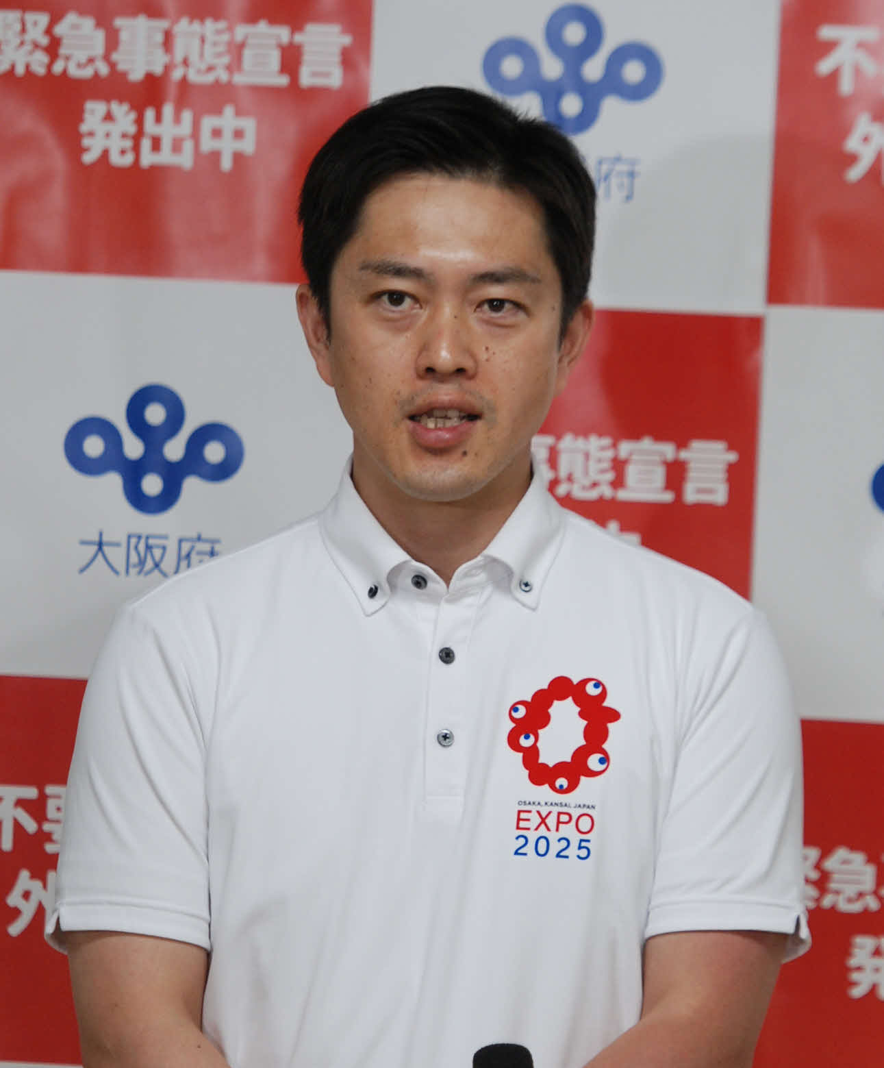 新型コロナウイルスの急減に「ウイルスの事情説」を推測する大阪府の吉村洋文知事（撮影・松浦隆司）