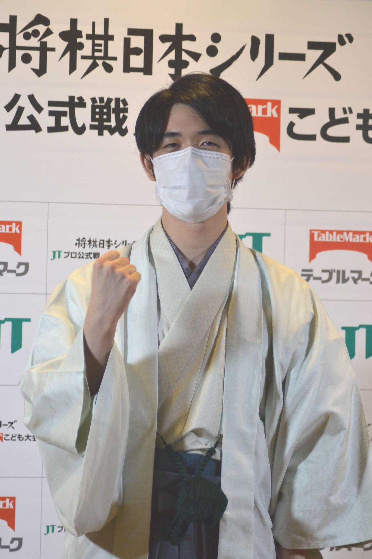 千田翔太七段に快勝してJT杯初の4強入りを果たした藤井聡太3冠