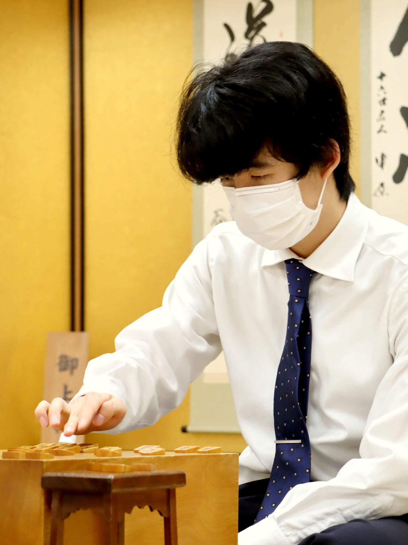 王将戦挑戦者決定リーグ戦初戦で糸谷哲郎八段に快勝した藤井聡太3冠（日本将棋連盟提供）