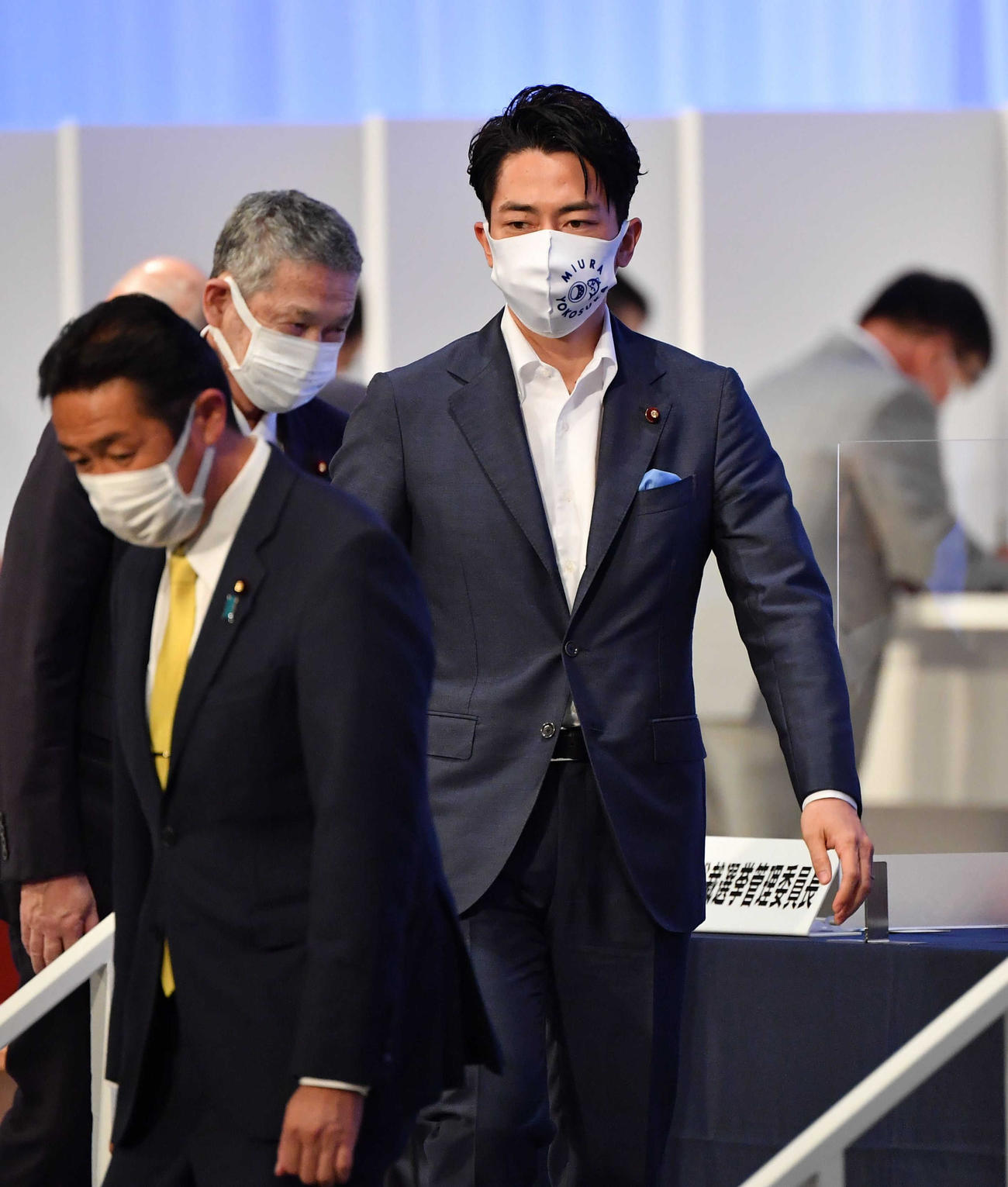 総裁選の投票を終えた小泉進次郎環境相（代表撮影）