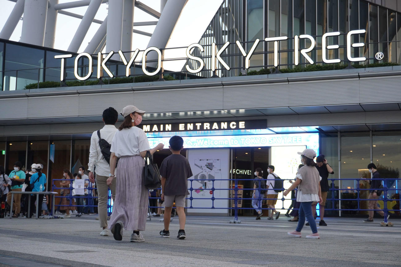 緊急事態宣言解除後の東京スカイツリーには多くの家族連れが訪れた（撮影・沢田直人）