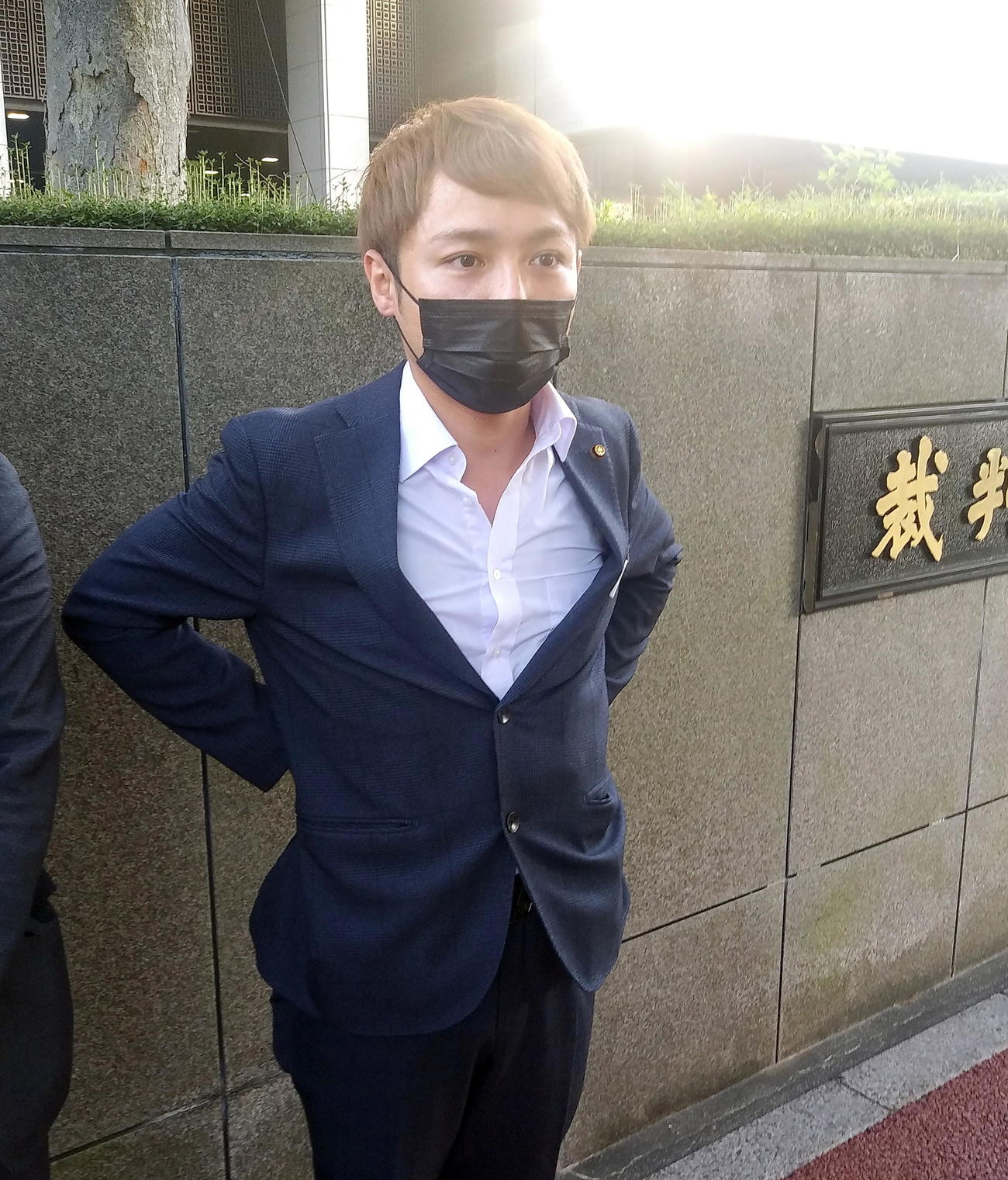 最終弁論を終えた戸田市議のスーパークレイジー君議員（21年10月5日撮影）