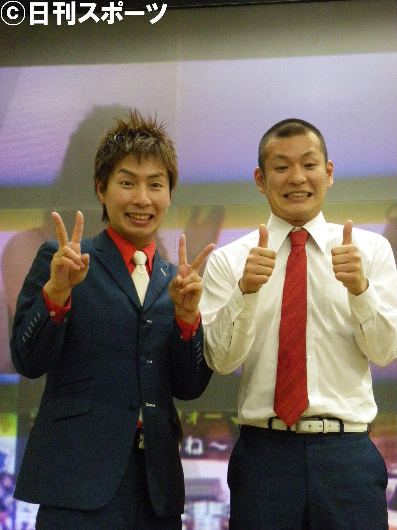U字工事の福田薫（左）と益子卓郎（2010年3月撮影）