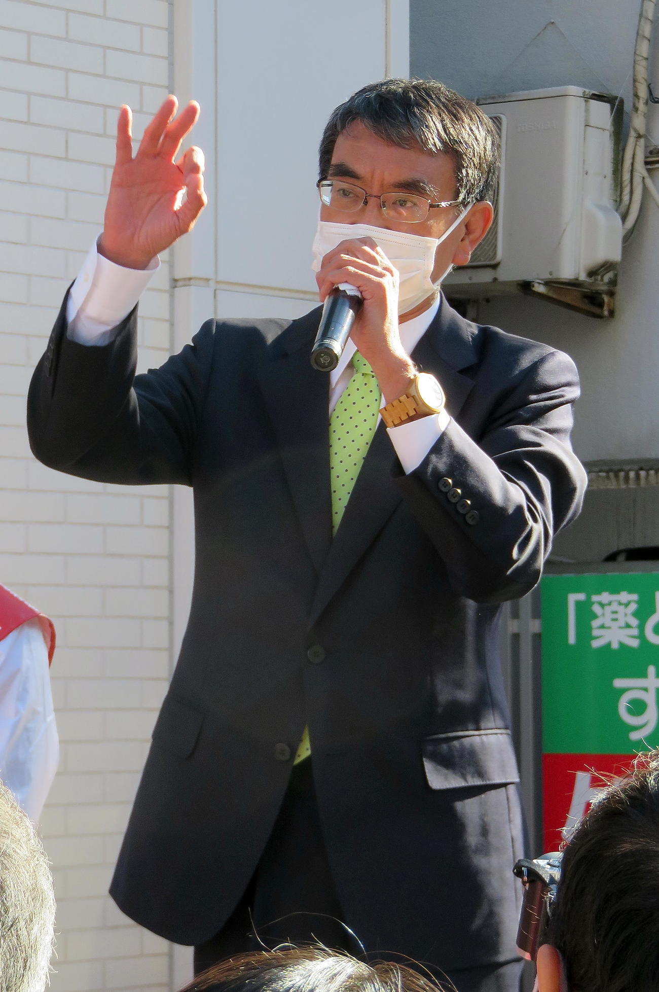 綱島駅前で応援演説を行う自民党の河野太郎広報本部長（撮影・鎌田直秀）