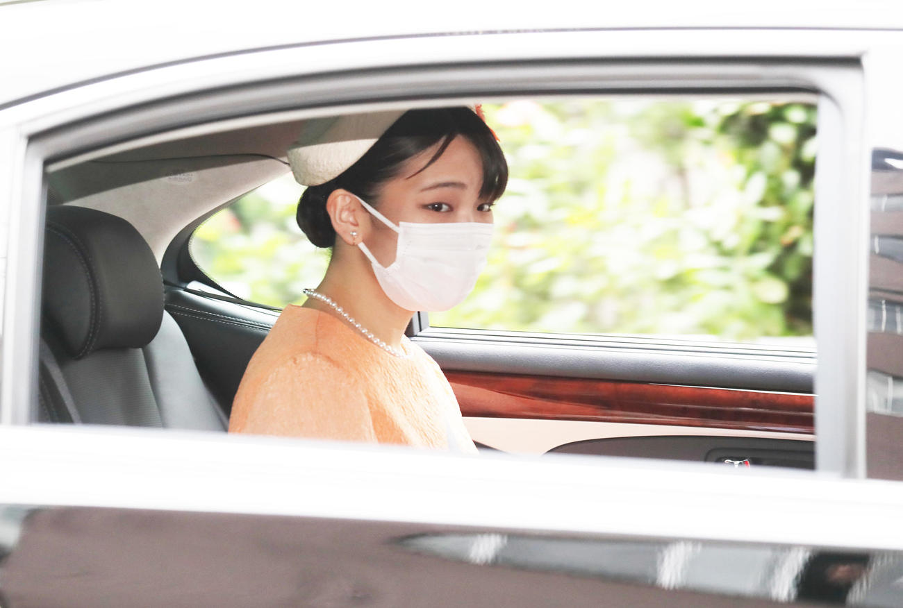 仙洞仮御所を後にされる眞子さま（撮影・足立雅史）