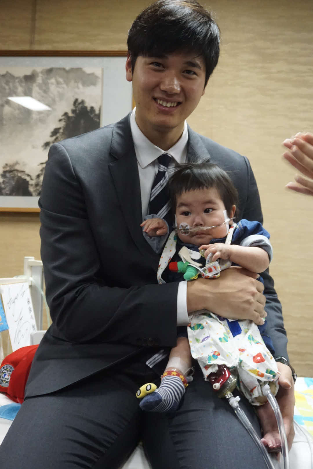 翔平ちゃんを抱っこする大谷翔平