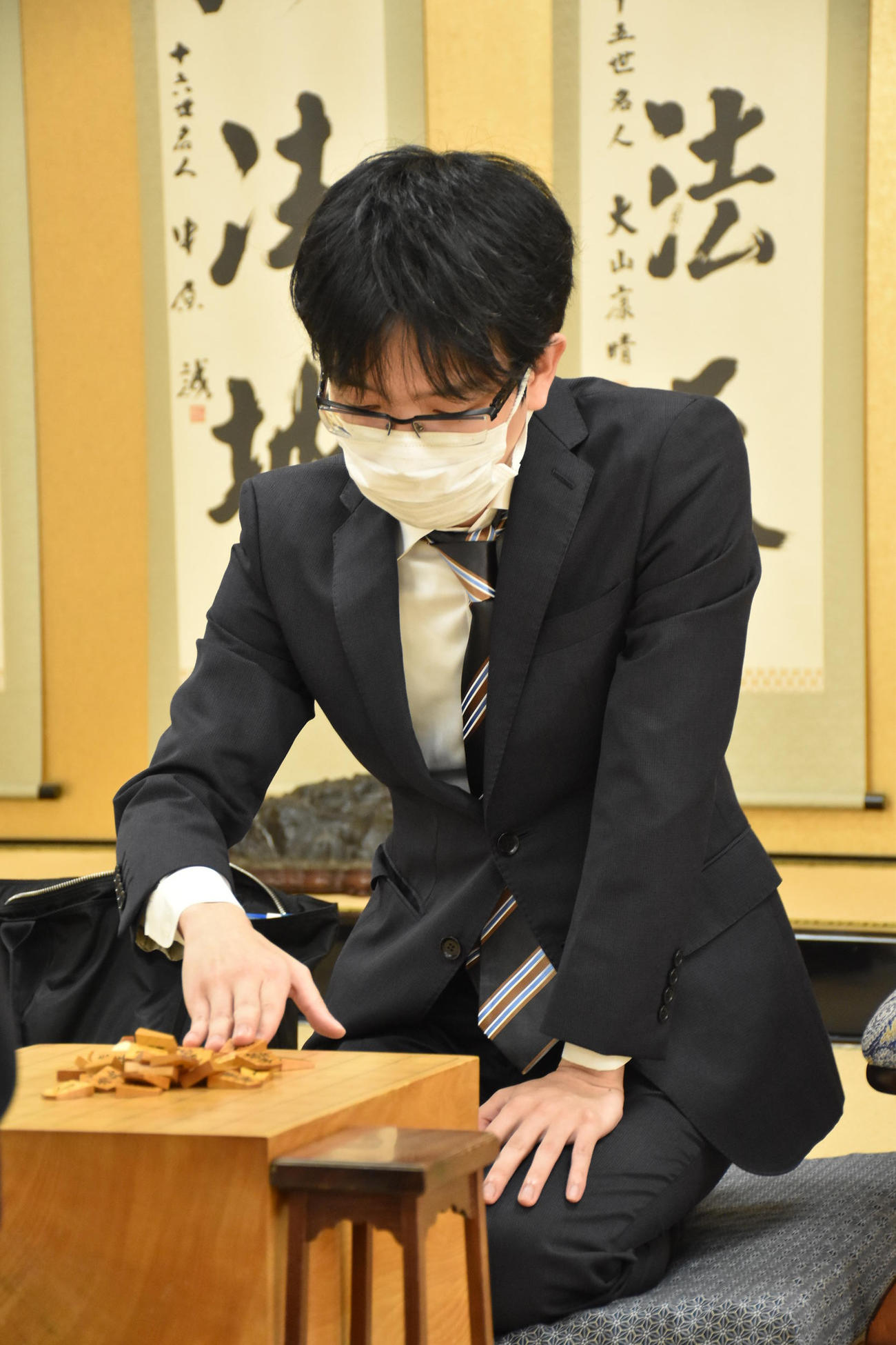 将棋の第71期王将戦挑戦者決定リーグに臨んだ豊島将之竜王（日本将棋連盟提供）