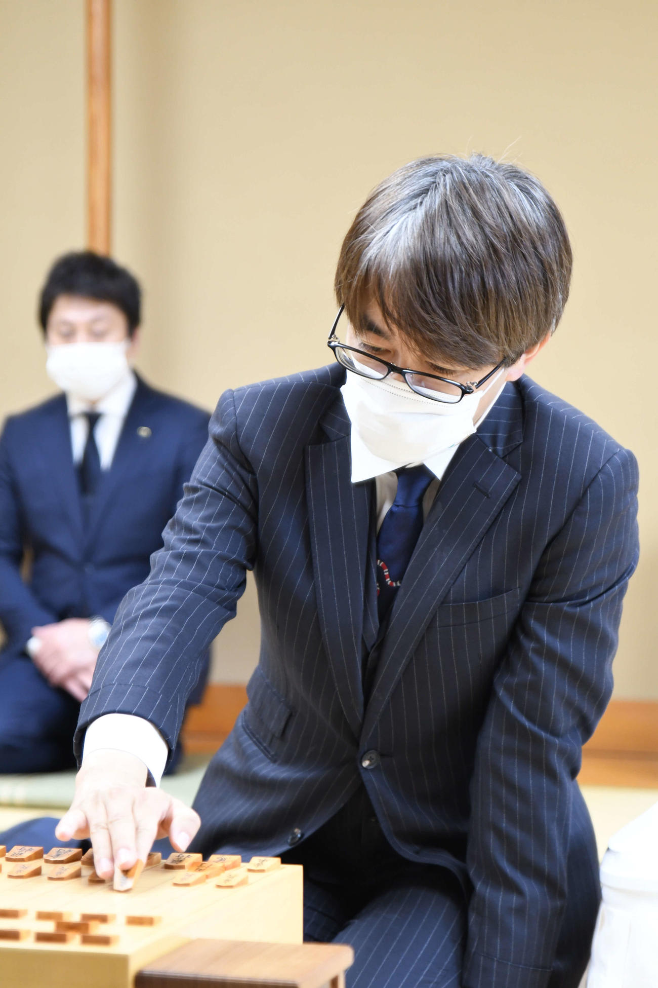 王将戦挑戦者決定リーグ戦で藤井聡太3冠と対戦する羽生善治九段（日本将棋連盟提供）