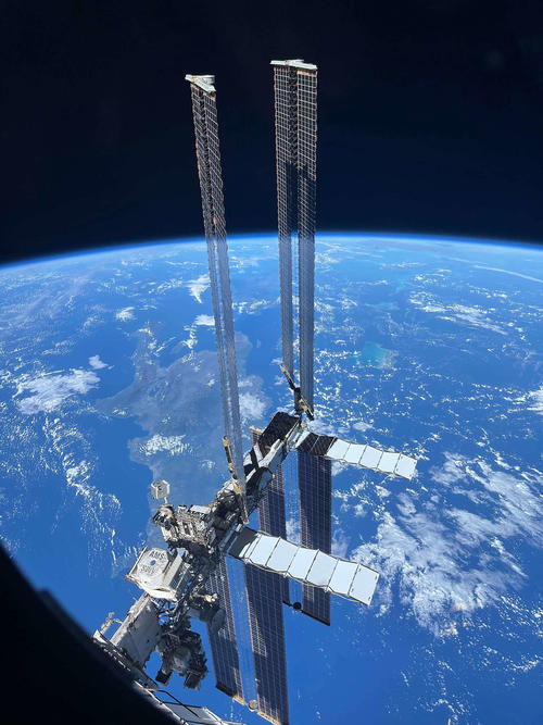 前澤友作氏「世界初のNFT」宇宙空間で撮影した初写真をISSから初