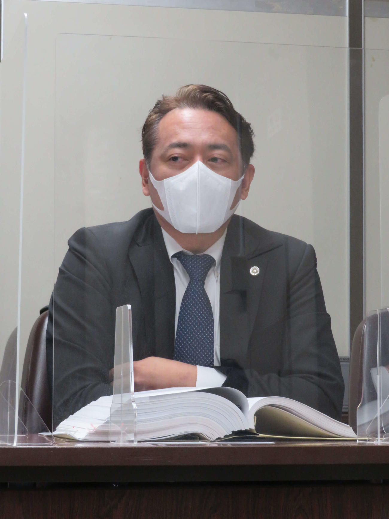 会見を開いた弁護団の四宮隆史弁護士（撮影・村上幸将）