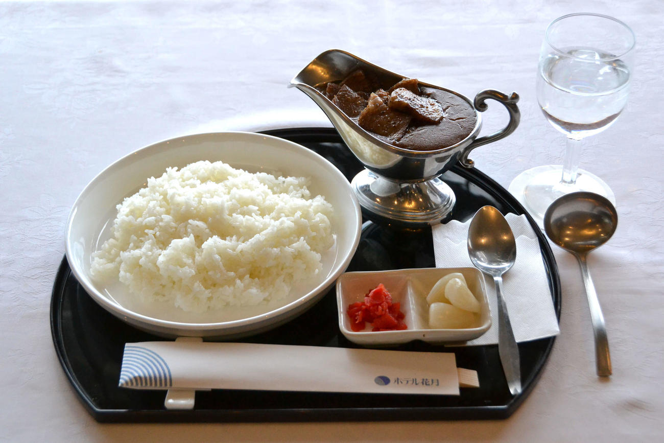渡辺王将の2日目の昼食は「与一和牛ビーフカレー（大盛り・サラダ抜き）」（日本将棋連盟提供）
