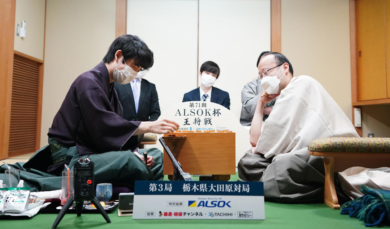 （代表撮影）