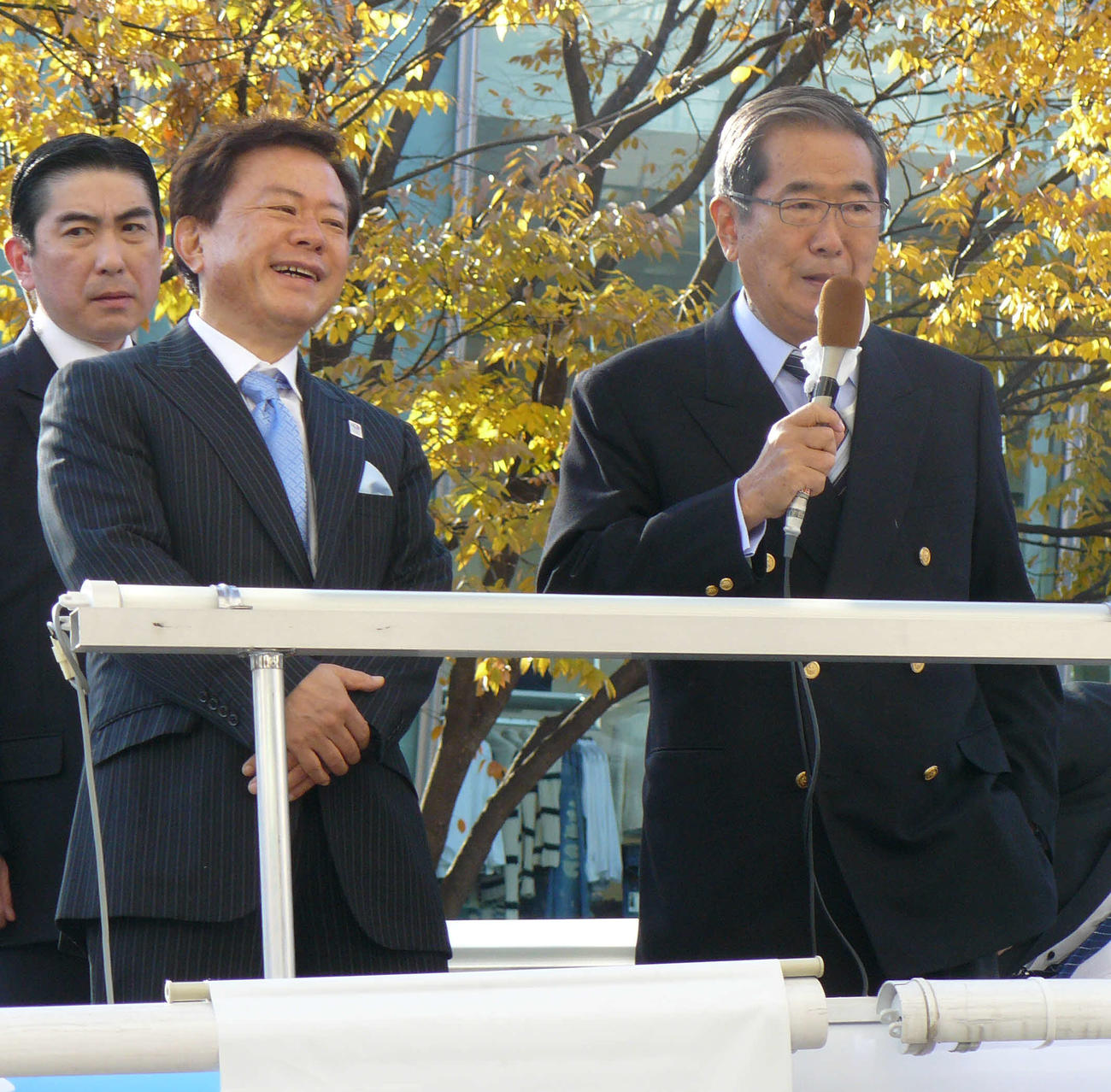 都知事に立候補、石原前都知事から支援される猪瀬直樹氏（2012年12月7日撮影）