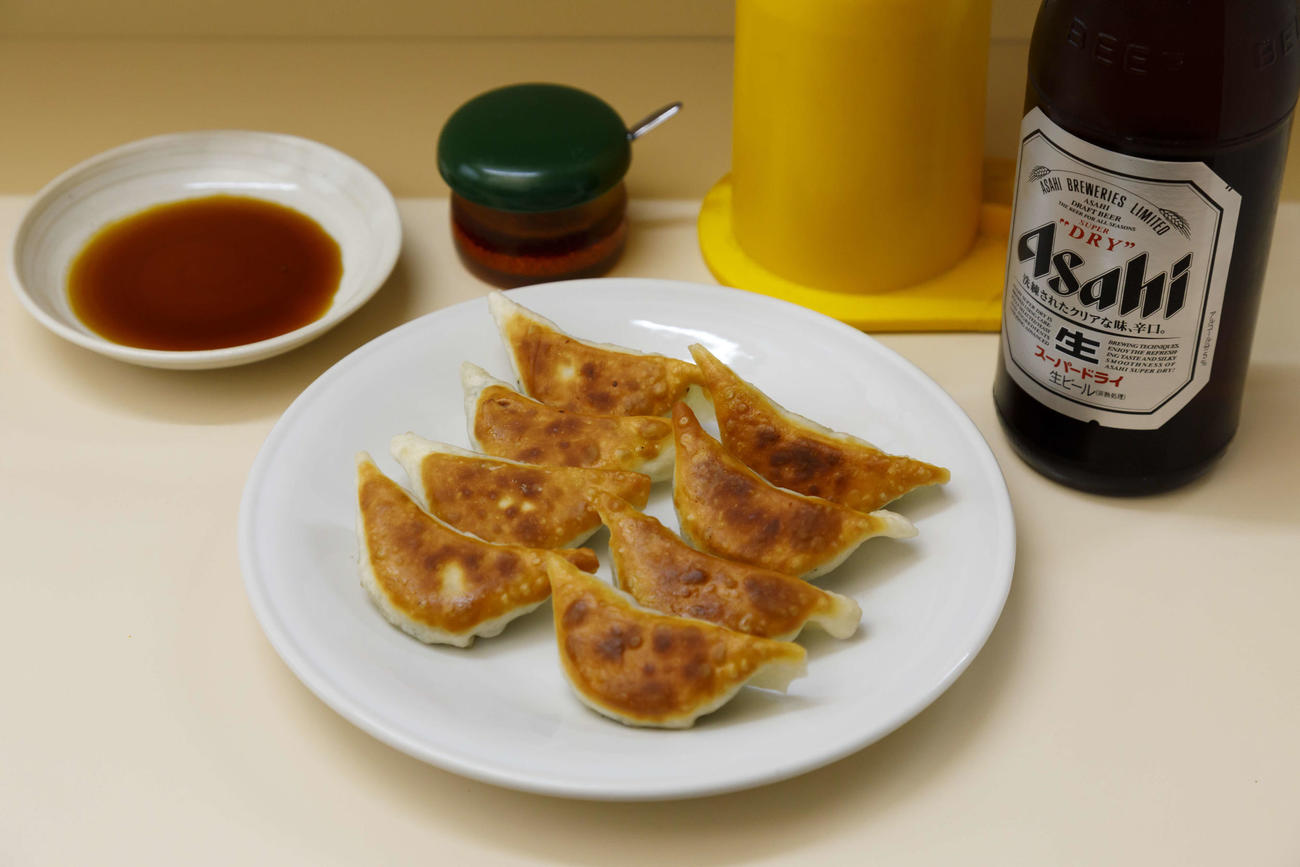宮崎の餃子専門店「黒兵衛」の餃子（宮崎市提供）