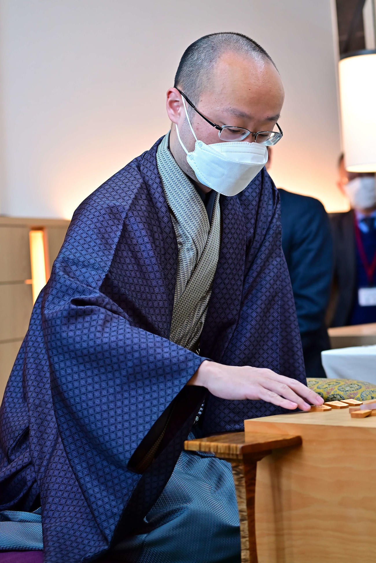 王将戦7番勝負第4局に臨む渡辺明王将（日本将棋連盟提供）