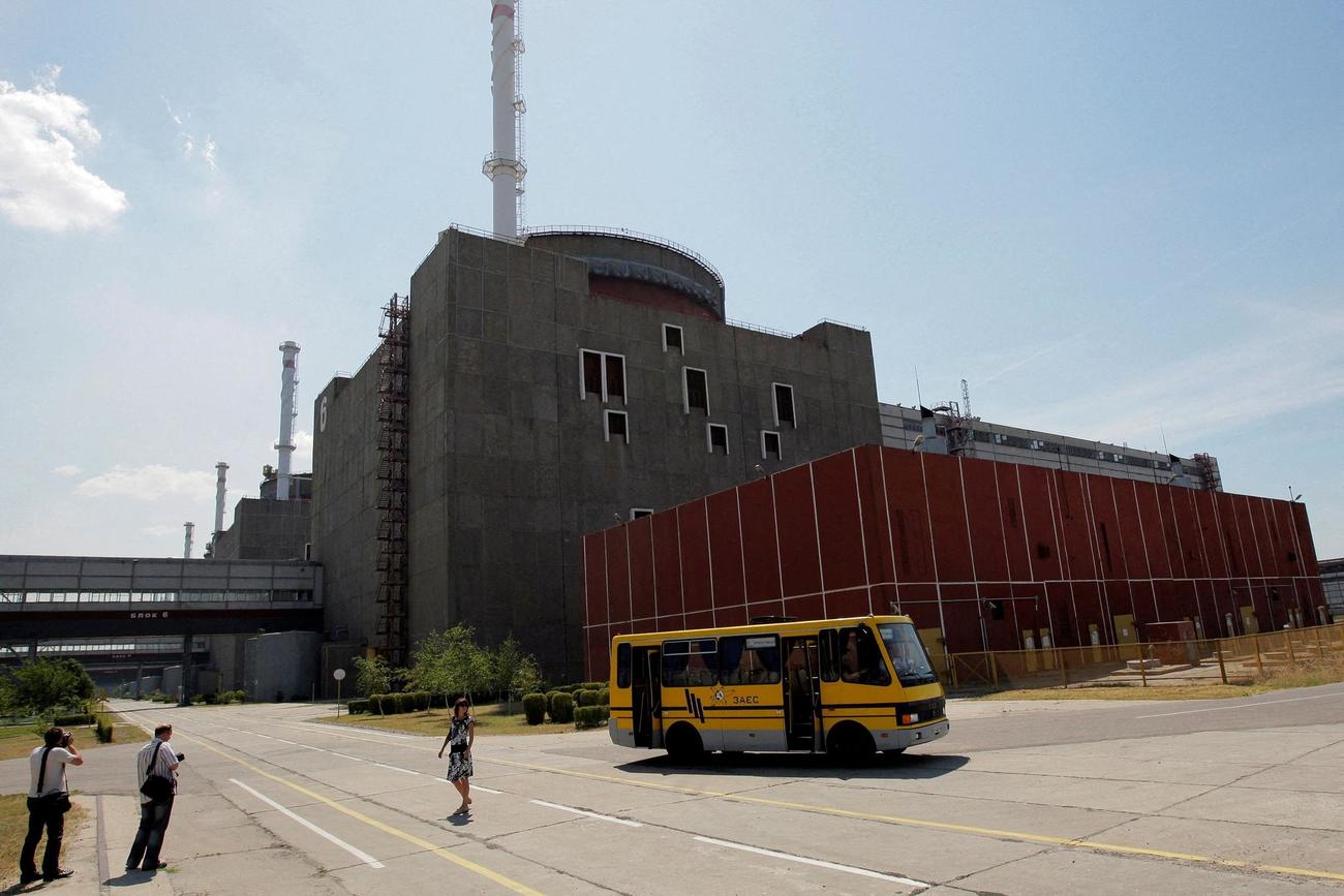 ウクライナ南部のザポロジエ原発（ロイター）