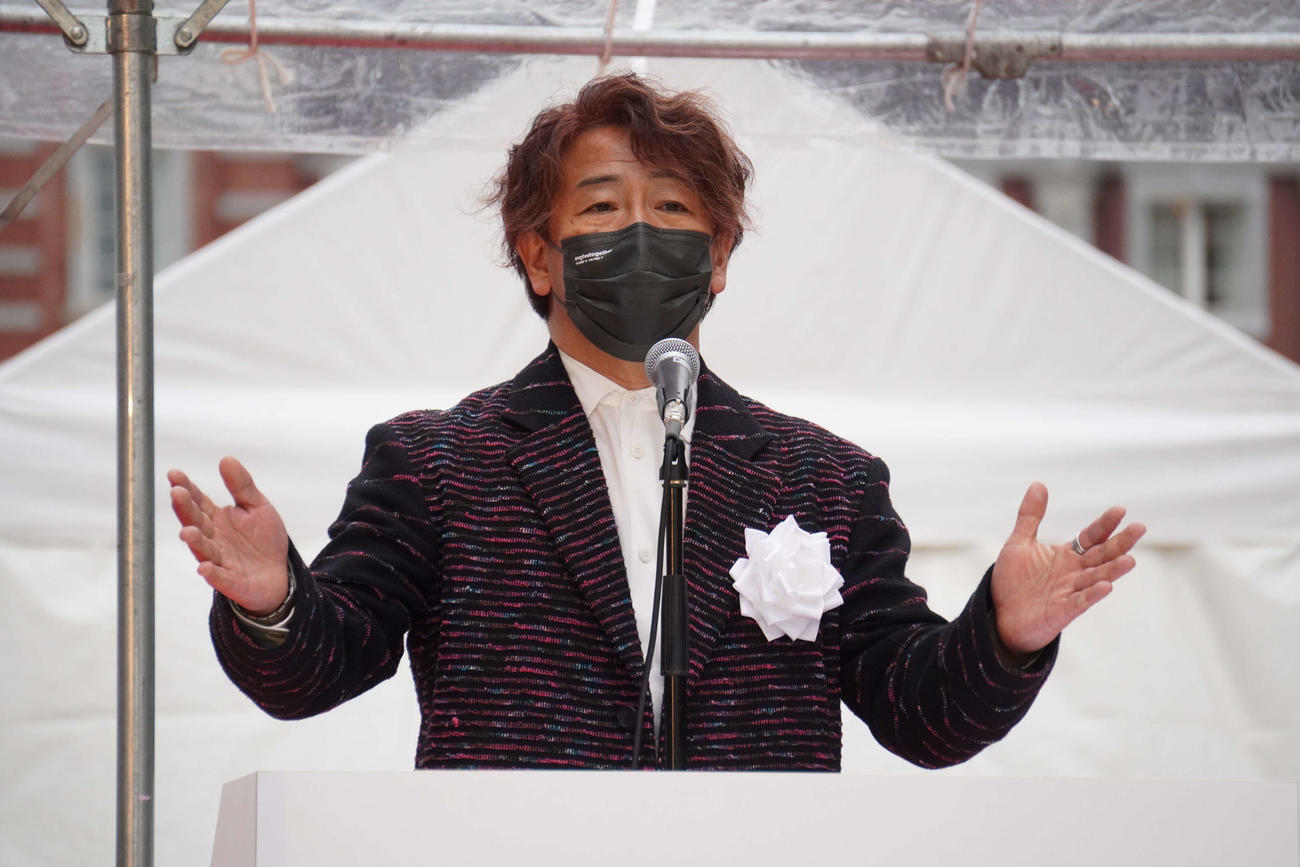 「TOKYO FLOWER CARPET 2022」を主催した花絵文化協会の藤川靖彦代表理事（撮影・沢田直人）