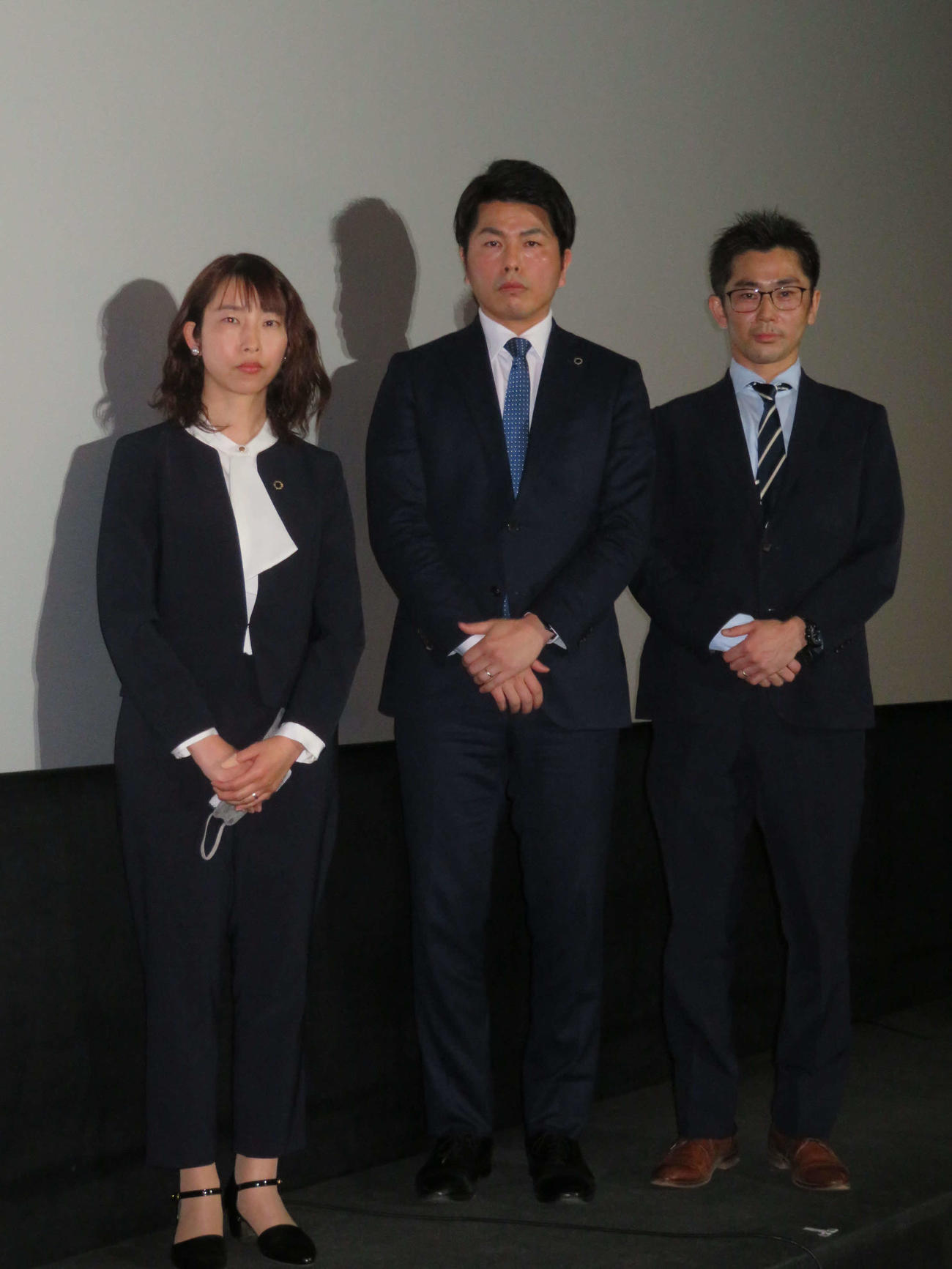 TBSドキュメンタリー映画祭で上映された映画「池袋母子死亡事故『約束』から3年」舞台あいさつに登壇した、左から小沢樹里さん、松永拓也さん、守田哲監督（撮影・村上幸将）