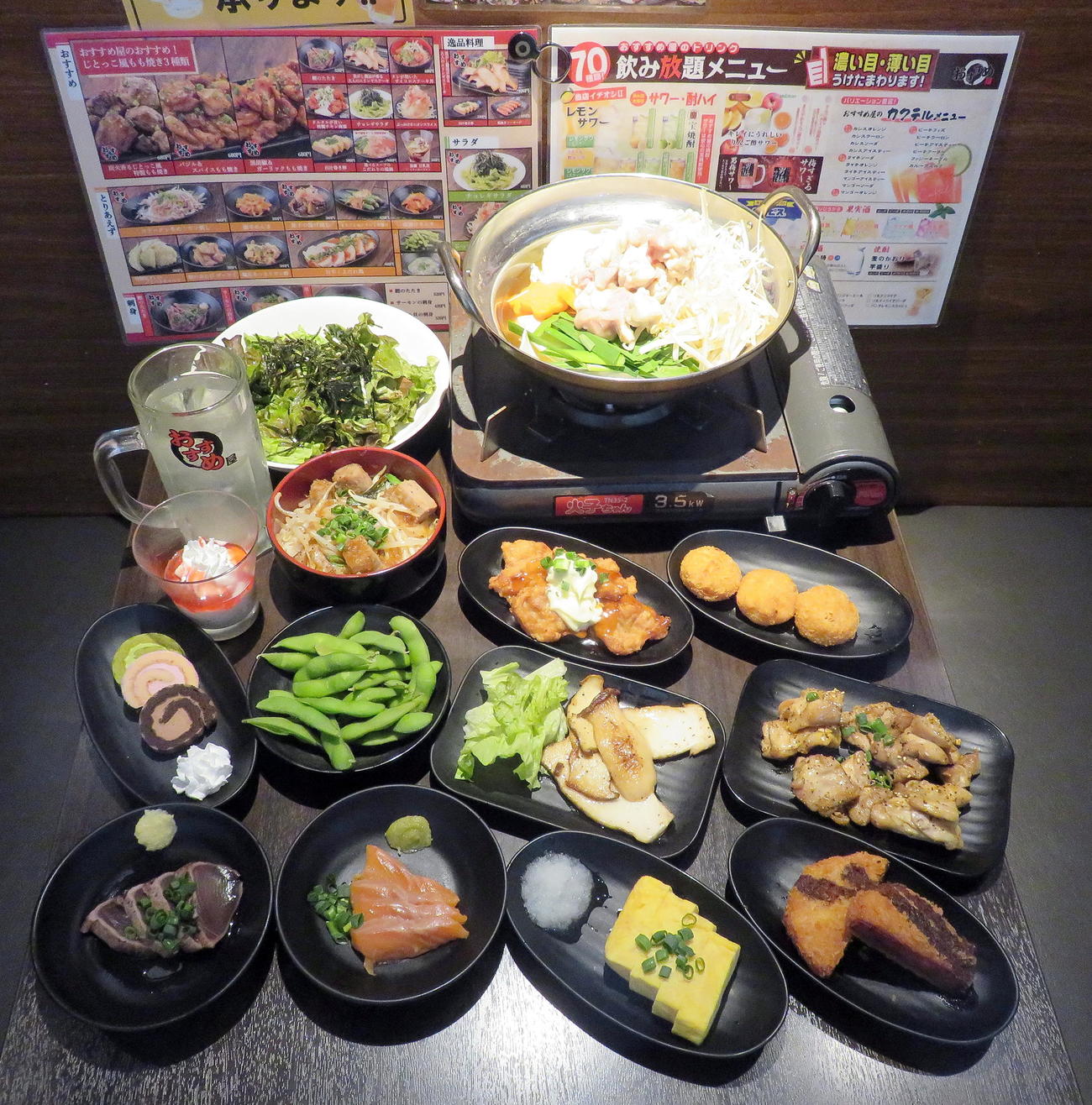 多種多様なメニューが魅力の「おすすめ屋」の料理（撮影・鎌田直秀）