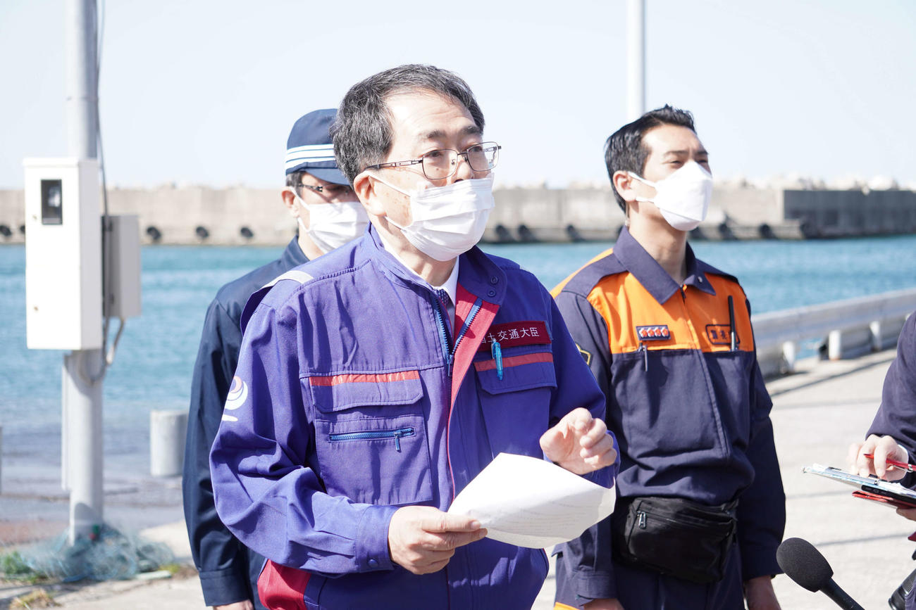 現地対策本部を設置した斉藤鉄夫国土交通相（撮影・沢田直人）