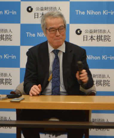 旭日小綬章を受章した石田芳夫九段