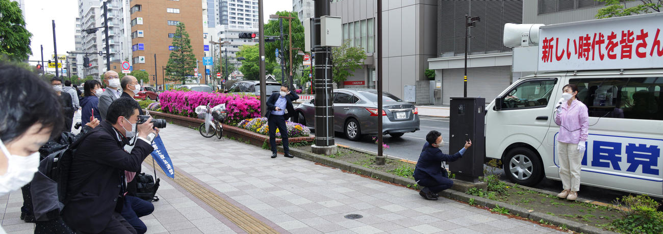 東京・品川区の大井町駅前で街頭演説を行った生稲晃子氏（撮影・中島郁夫）