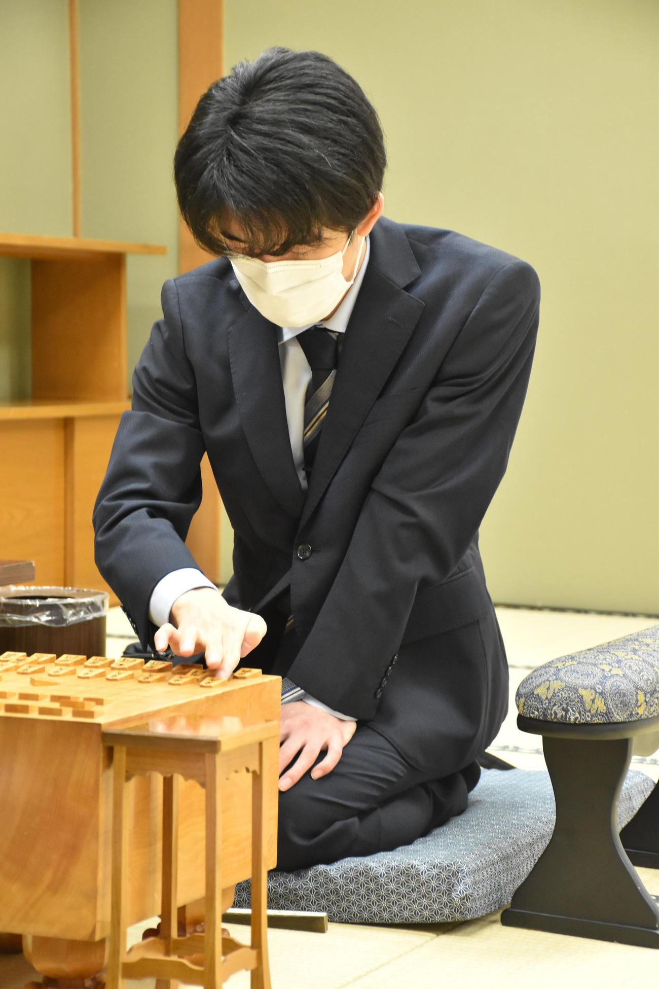 第70期王座戦挑戦者決定トーナメント1回戦に臨んだ藤井聡太竜王（日本将棋連盟提供）