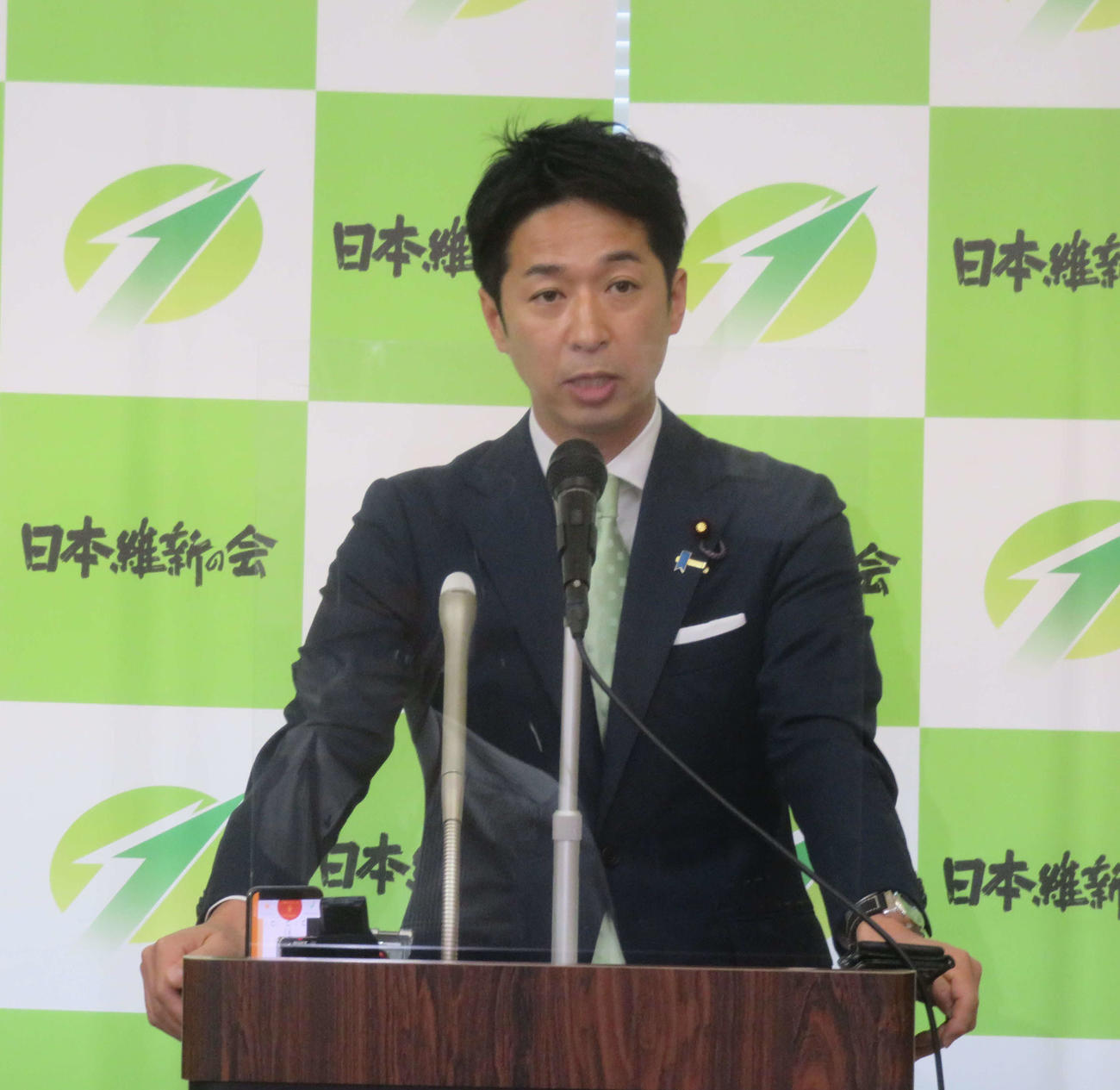 日本維新の会の藤田文武幹事長は相次ぐ不祥事の対応批判に反論した（撮影・大上悟）