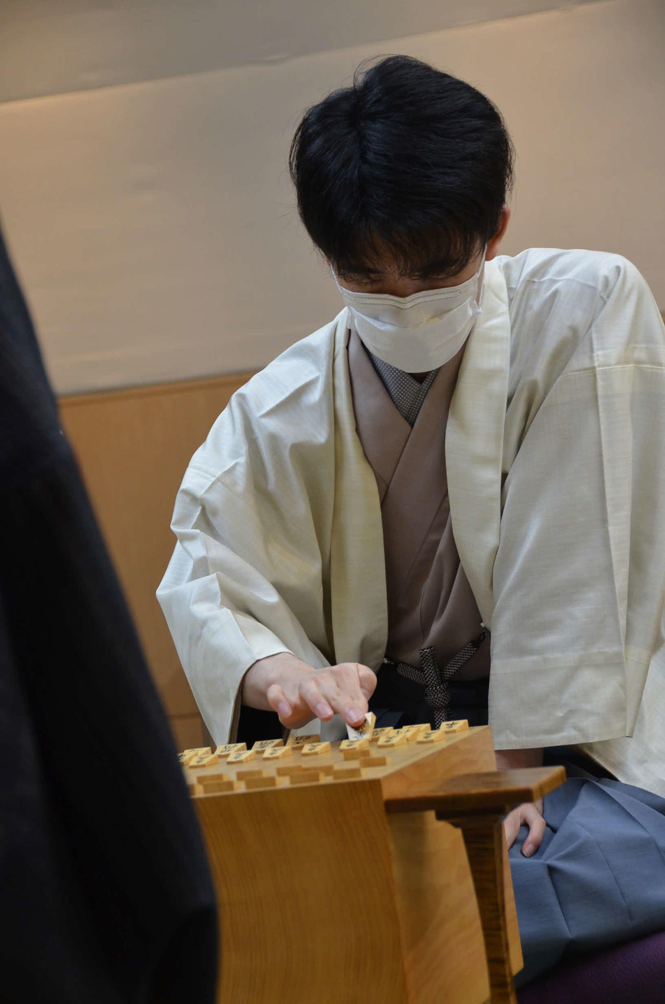歴代2位タイのタイトル戦13連勝と初防衛に挑む藤井聡太叡王（日本将棋連盟提供）