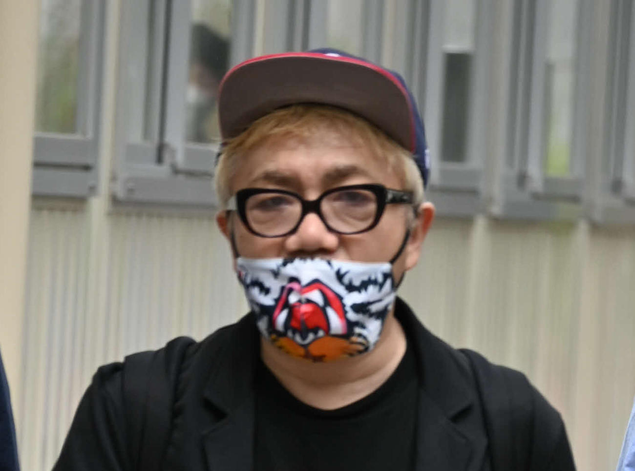 大阪地裁での裁判に出廷後、裁判所を後にする水道橋博士（撮影・松浦隆司）