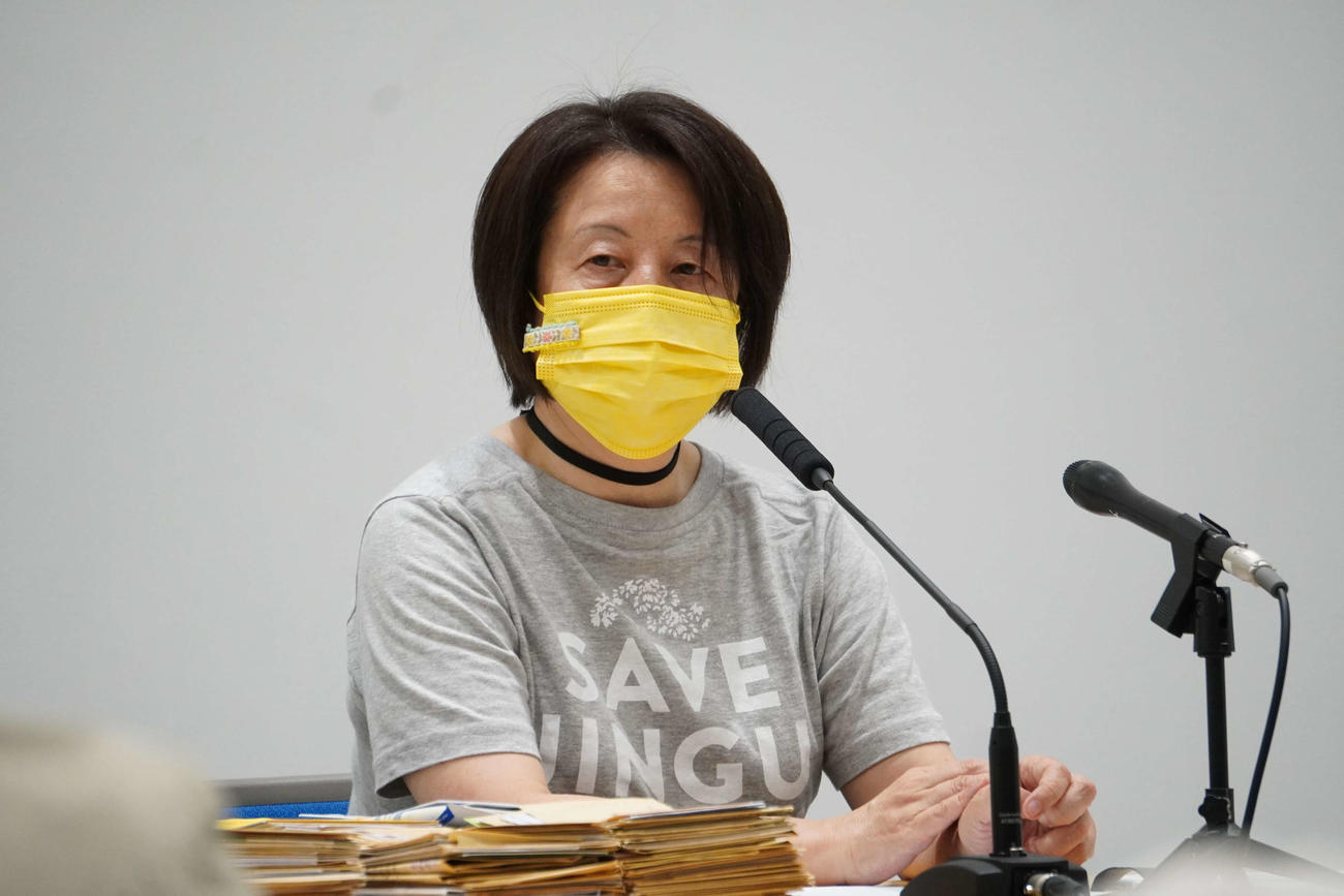 記者会見を行った、建築ジャーナル編集長の西川直子氏（撮影・沢田直人）