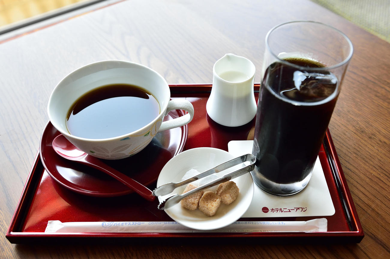 永瀬拓矢王座が注文した「アイスコーヒー」「ホットコーヒー」（日本将棋連盟提供）