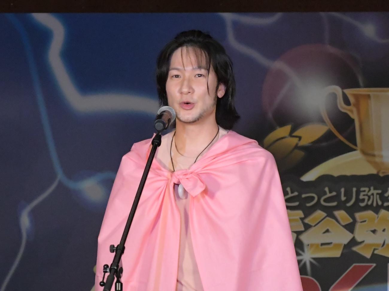スピーチする吉田昌弘さん（鳥取県提供）