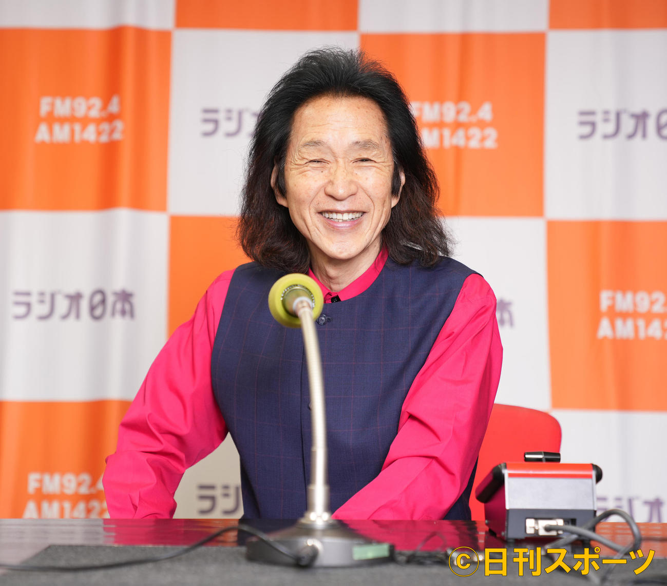 ラジオ日本「夏木ゆたかのホッと歌謡曲」でパーソナリティーを務める夏木ゆたか（撮影・鈴木みどり）