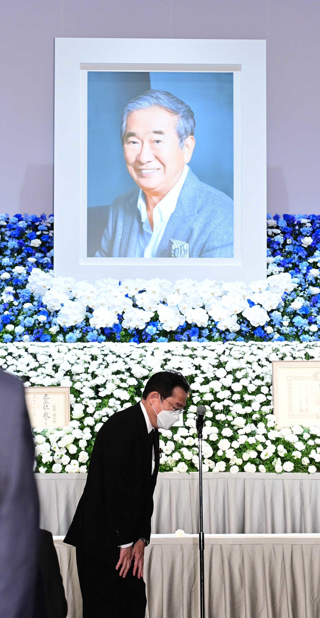 「石原慎太郎お別れの会」で弔辞を述べる岸田首相（撮影・小沢裕）